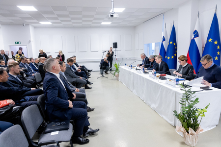 OBISK VLADE V PRIMORSKO NOTRANJSKI REGIJI 8.1.2025 - Valter Leban-8426